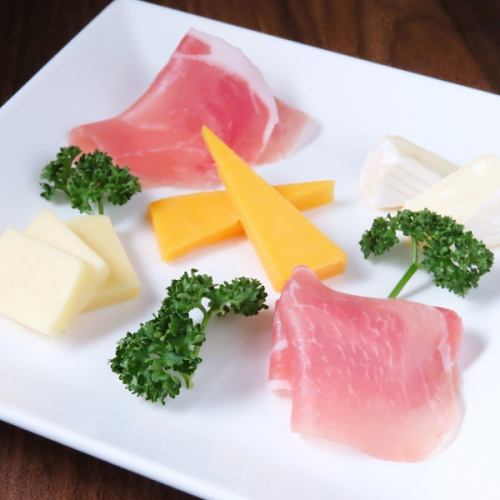 生ハム&チーズの盛り合わせ