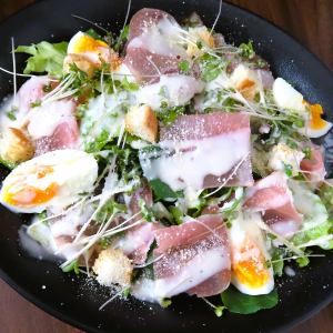 定番!生ハムシーザーサラダ