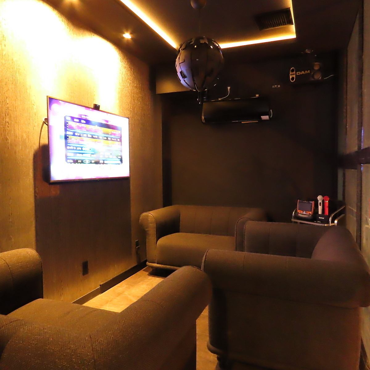 学生の皆様を心より歓迎します。お洒落な空間で特別な時間を！