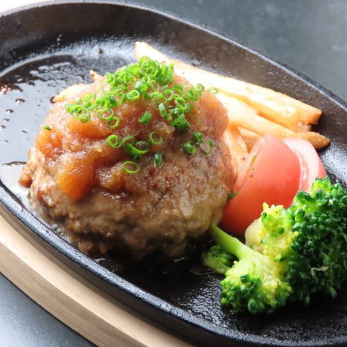 ジュワッと肉厚ハンバーグ