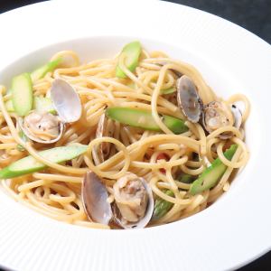 アサリとアスパラのアンチョビパスタ