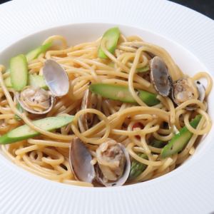 アサリのアスパラのアンチョビパスタ