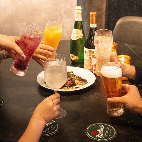 新オープンのこの場所で、深夜まで美味しい料理を楽しむ贅沢を味わいませんか?新しくて魅力的な空間で、バルサミコ酢ソースチキン南蛮やアクアパッツァを囲み、友人と素敵な夜を過ごしましょう♪深夜まで営業なので、2軒目や3軒目の利用にも最適です◎特別な料理と楽しい会話で、心温まる瞬間をお楽しみください☆