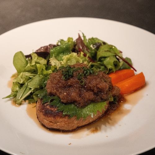 ジュワッと肉厚ハンバーグ