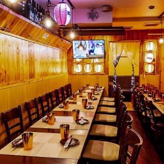 大型モニター完備！合コン、貸切パーティーやカップルでのご来店など幅広くご利用いただけます♪暖かい色のライトが辺りを優しく照らしてくれて、ゆっくりと時が流れる空間となっています♪雰囲気を重視、お洒落な席をお求めの方々にはとてもオススメな席となっています♪