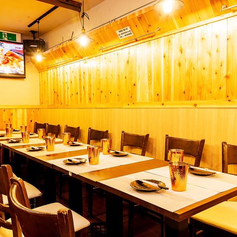 【新宿で飲み会なら♪】ソファ席もあるので落ち着いたオトナな癒しとくつろぎの空間をお過ごしいただけます♪誕生日月・記念日特典も大好評!オーナーのこだわりが詰まった店内。普段使いはもちろん、特別な日にも楽しい時間をお過ごしいただけるお店です♪