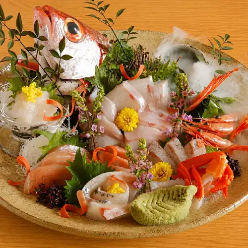 贅沢の極み「刺身七点船盛り」