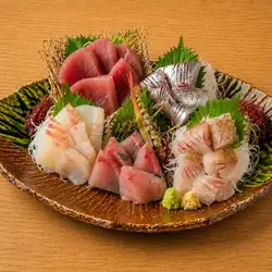 刺身六点盛り合わせ