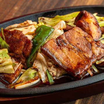 【豚肉と野菜の絶妙バランス!濃厚な味付けがクセになる♪】ホイコーロー