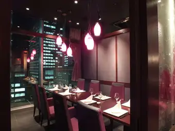 From October, the KITTE course will feature 7 original dishes including shark fin, Peking duck, large prawns, and Shanghai crab for 11,000 yen.