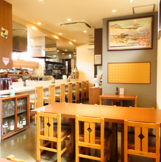 店舗貸切は最大31名様まで対応可能。ご家族でのお集まり、会社での会食、地域行事の打ち上げなど、幅広いシーンでご利用いただけます。