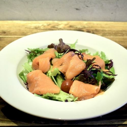 Salmon and seasonal vegetable salad