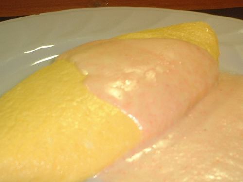 チーズオムレツクリームソースがけ