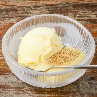 バターもち バニラアイス添え