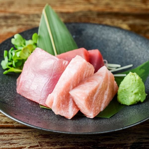 柳橋市場から仕入れた新鮮な刺身