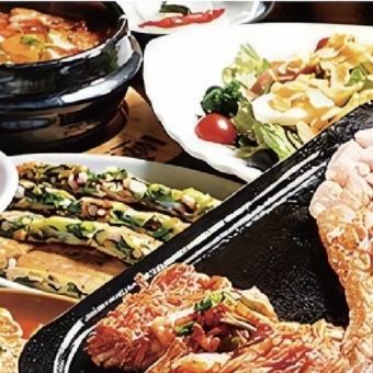 超值套餐（3~4人份）五花肉、煎饼、紫菜包饭等共7种 ◎8,800日元（含税）