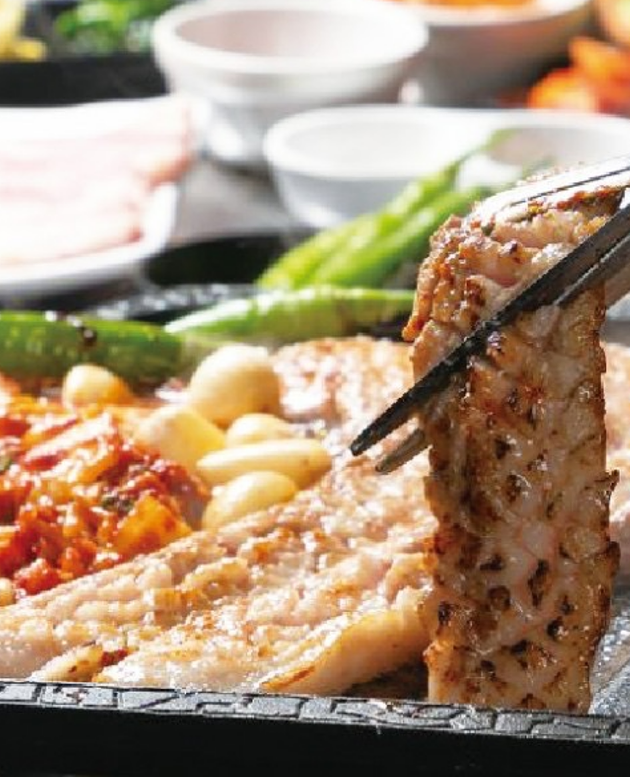 Delicious spicy Korean food is recommended for girls' get-togethers! Drinks are also plentiful!