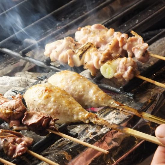 說到水江正宗的炭火烤雞肉串，元屋就是您的最佳選擇！最適合舉辦迎送會、忘年會、新年會等各種聚會。