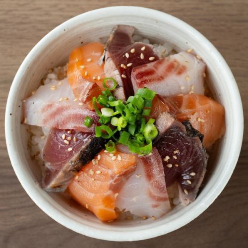 Mini-seafood on bowl