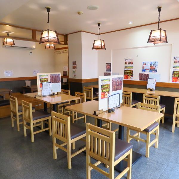 【落ち着いた雰囲気の綺麗な店内で鰻ランチ♪】様々な世代の方にご来店いただけるよう、落ち着いた雰囲気の明るい空間づくりをしております！お一人様でも入りやすいカジュアルな雰囲気も魅力の一つです。
