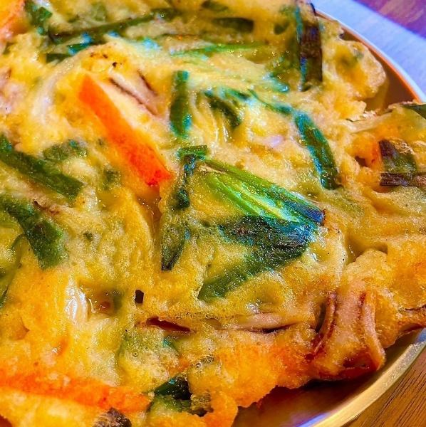 【ふんわりとサクサク】チヂミで韓国の味わいと美味しさを楽しむ！【異なる食感がクセになる】