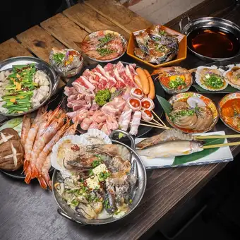 3種の豪華鍋も食放題!鮎も海老も蟹も!100万食売れた伝説のカンジャンシリーズも!肉と海鮮を◎