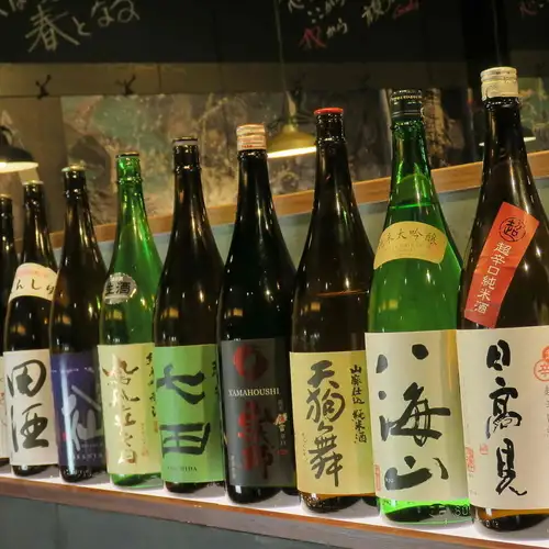 精选日本各地26种清酒。畅饮无限量供应！