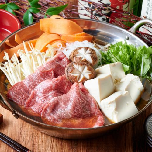 <p>We are fully equipped with winter hot pot! There are three types of hot pot courses that you can choose from! We have cherry blossom hot pot, horse meat sukiyaki hot pot, and we are sure to satisfy you!</p>