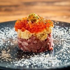 Horse meat with sea urchin and salmon roe