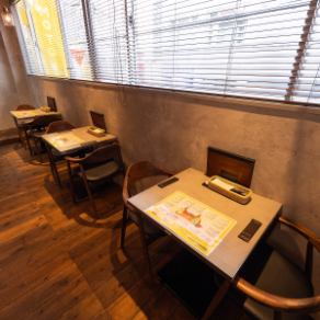 Table seats are available on the 1st and 2nd floors.You can spend your time relaxing in the spacious space.