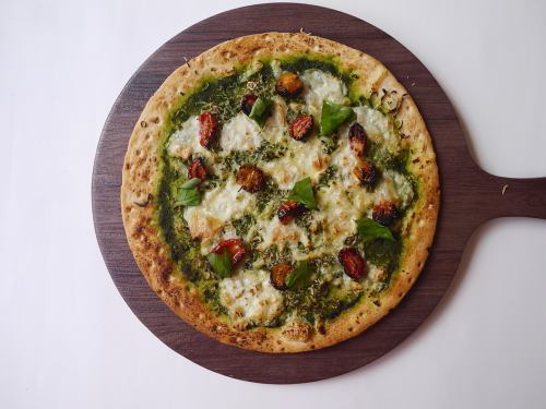 Green Pizza Margherita