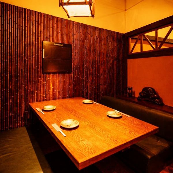 厳選した国産地鶏料理を手頃な価格で味わえる人気のお店。落ち着いた個室でゆっくりとお楽しみください。