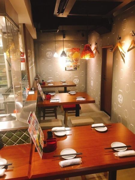 活気満点の空間仲間たちとの飲み会にぴったり！温かみのある照明が更に居心地の良さを実感させます！思い出に残るひとときを過ごせます★おいしい料理と共に、笑顔が絶えない♪ご予約お待ちしております♪