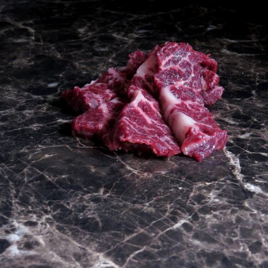 【個室焼肉《特撰》コース】馬刺しやあか牛、大トロ牛タン等堪能できる贅沢コース【お料理のみ】