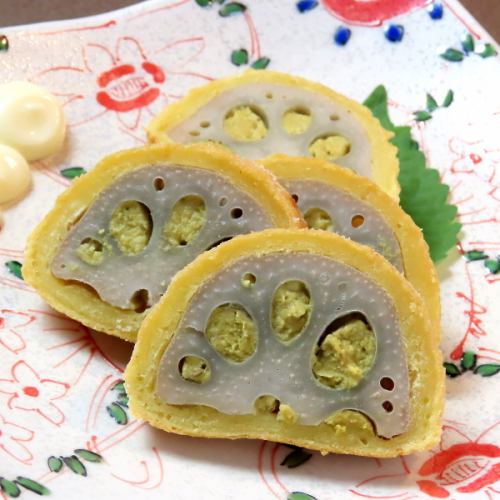 Freshly fried lotus root with mustard