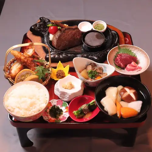 和牛あか牛赤身ステーキ御膳