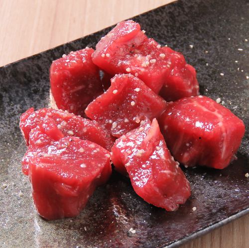 由北海道牛肉制成的鱼片（酱汁/盐）是店长推荐的宝石！
