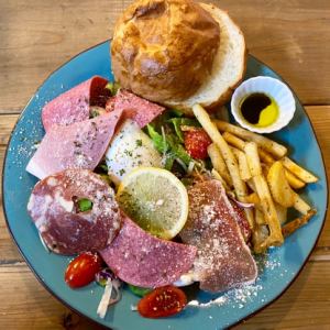 Three Kinds of Ham Salami Salad ~Vinegar Dressing~ *Comes with one drink