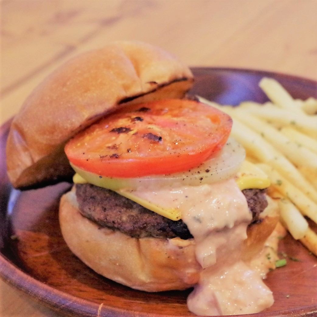 以【Burger & Bar】为概念的大田区时尚餐厅！