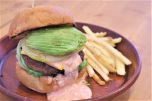 avocado cheeseburger