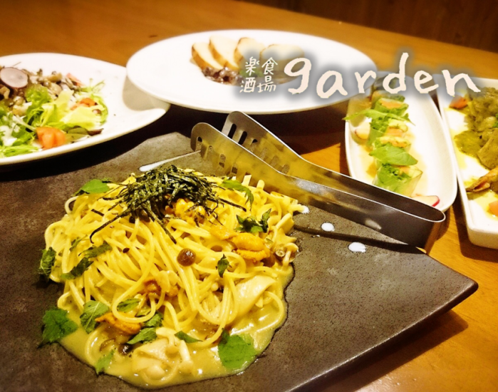 There are plenty of drinks and dishes, and it is open until midnight ♪ Parking lot is limited.