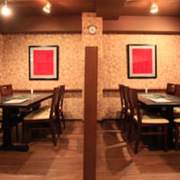 The table seats are made like a semi-private room, and it is an environment where you can eat without worrying about the eyes of other customers.Perfect for dates, joint parties, and group drinking parties ◎