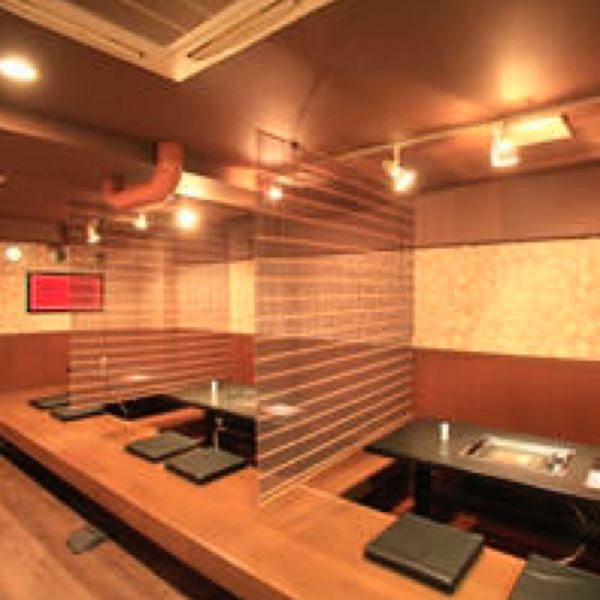 There is also a nice tatami room seat.Since it is a digging type, you can stretch your legs and relax without feeling cramped.There is a curtain between the tables, and you can open the curtain freely when using a large number of people.