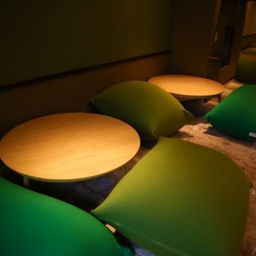 店内は全席Yogibo席！くつろぎの新感覚居酒屋☆