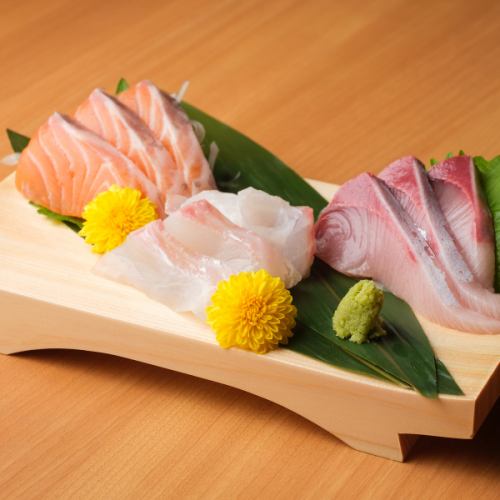 Assortment of 3 kinds of sashimi