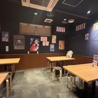 アクセス抜群・好立地!店内は落ち着いた雰囲気の和モダン空間なので周りを気にせず、ゆったりお楽しみ頂けます。個室は2名様~最大30名様まで対応可◎会社宴会、飲み会、女子会、誕生日会、合コンなど様々なシーンでご利用頂けます。お気軽にお問合せ下さい!