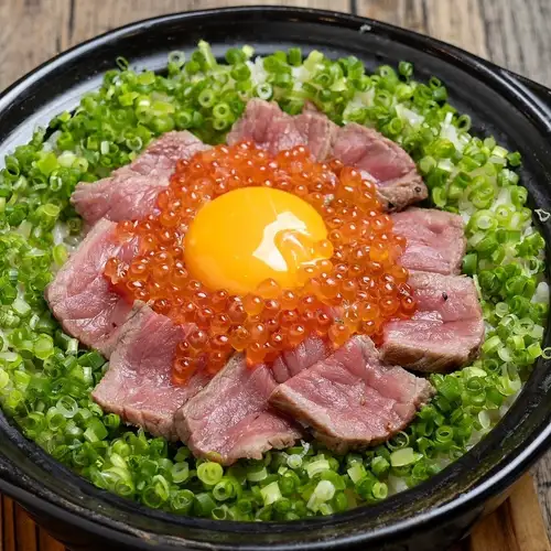 肉といくらの土鍋ご飯(一人前)