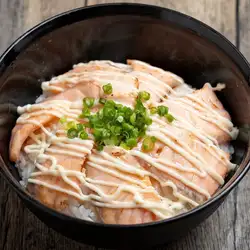 煎鮭魚蛋黃醬飯