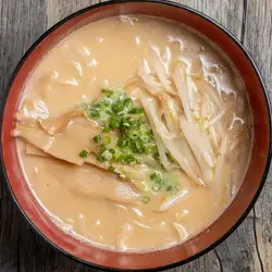 濃鬱豬骨拉麵