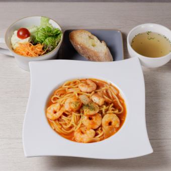 Shrimp and onion tomato sauce pasta (with salad, soup and baguette)